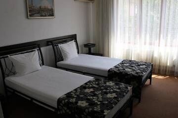 Фото номера Двухместный номер с 2 отдельными кроватями Отель Hotel Villa Verde г. Gŭlŭbovo 2